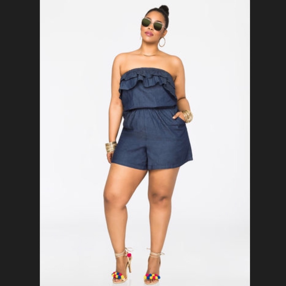 NWOT STRAPLESS STRETCHY ROMPER